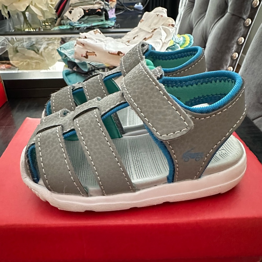 See Kai Run, Wilder II - Size 5c, Like New Condition!